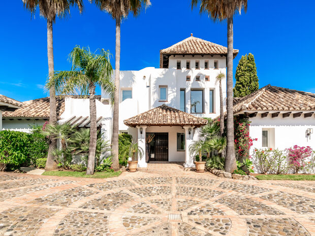 Villa andaluza con privacidad y vistas abiertas en La Quinta, Benahavís
