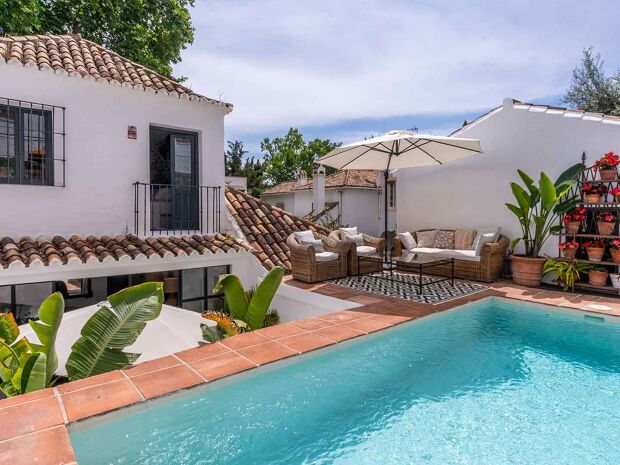 Adosado de estilo andaluz rústico en venta en La Virginia, Milla de Oro de Marbella