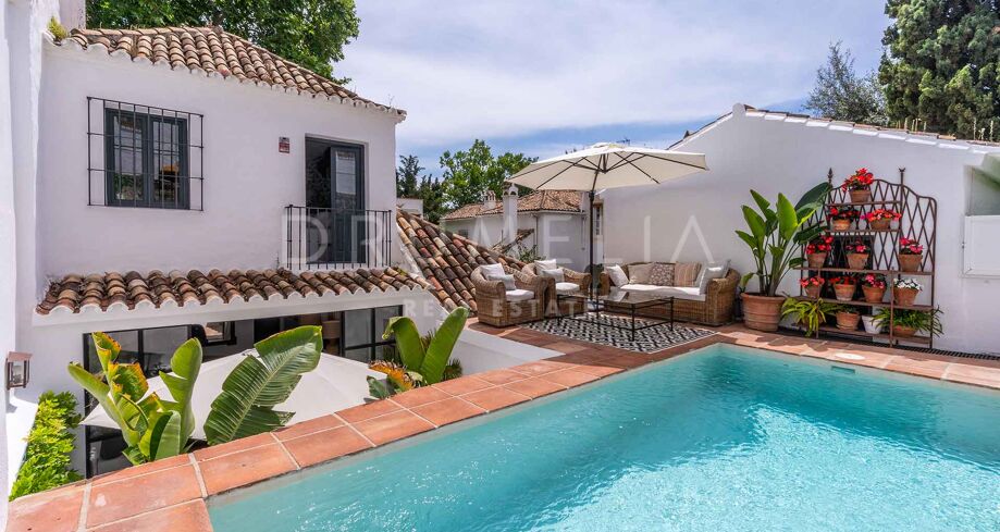 Rustic Andalusian style townhouse for sale in La Virginia, Marbella Golden Mile
