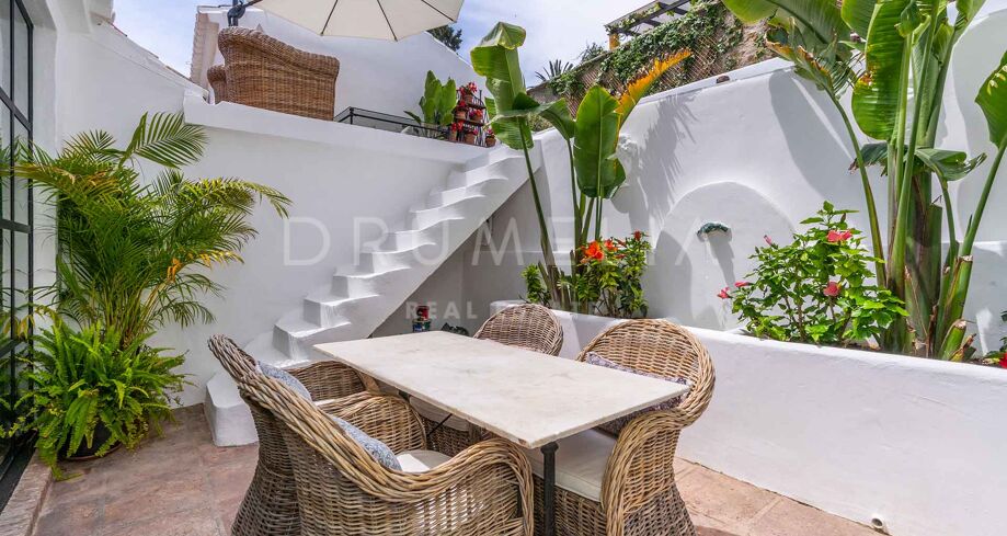 Rustic Andalusian style townhouse for sale in La Virginia, Marbella Golden Mile