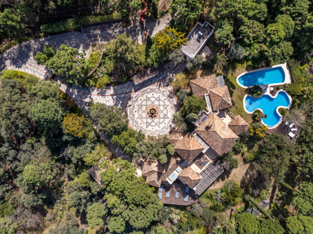 Magnifik klassisk medelhavsvilla till salu i fantastiska La Zagaleta, Benahavis