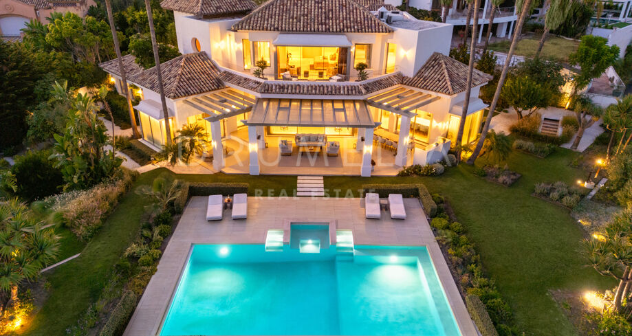 Villa moderne rénovée avec vues panoramiques à Monte Halcones, Benahavís