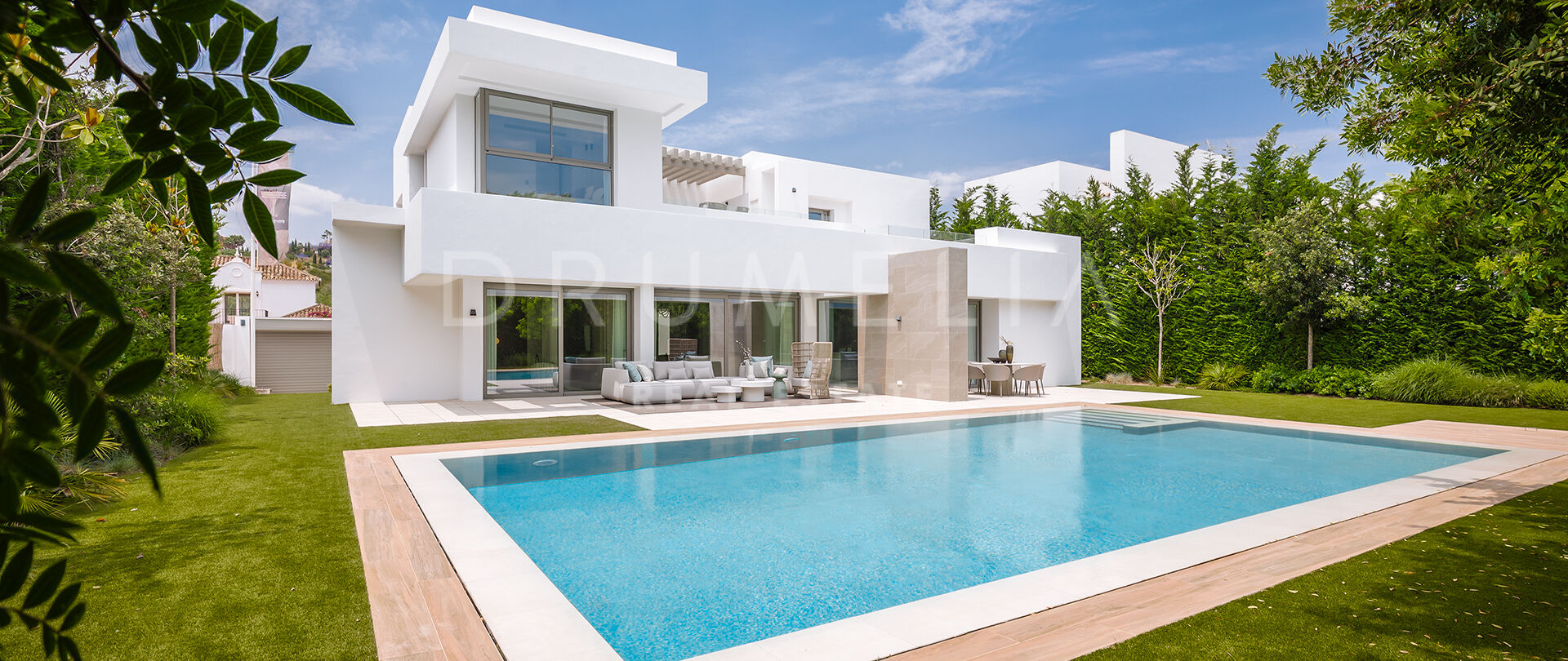 Nowoczesna willa z 5 sypialniami w El Paraíso z basenem, ogrodem, w pobliżu pól golfowych, plaż i udogodnień