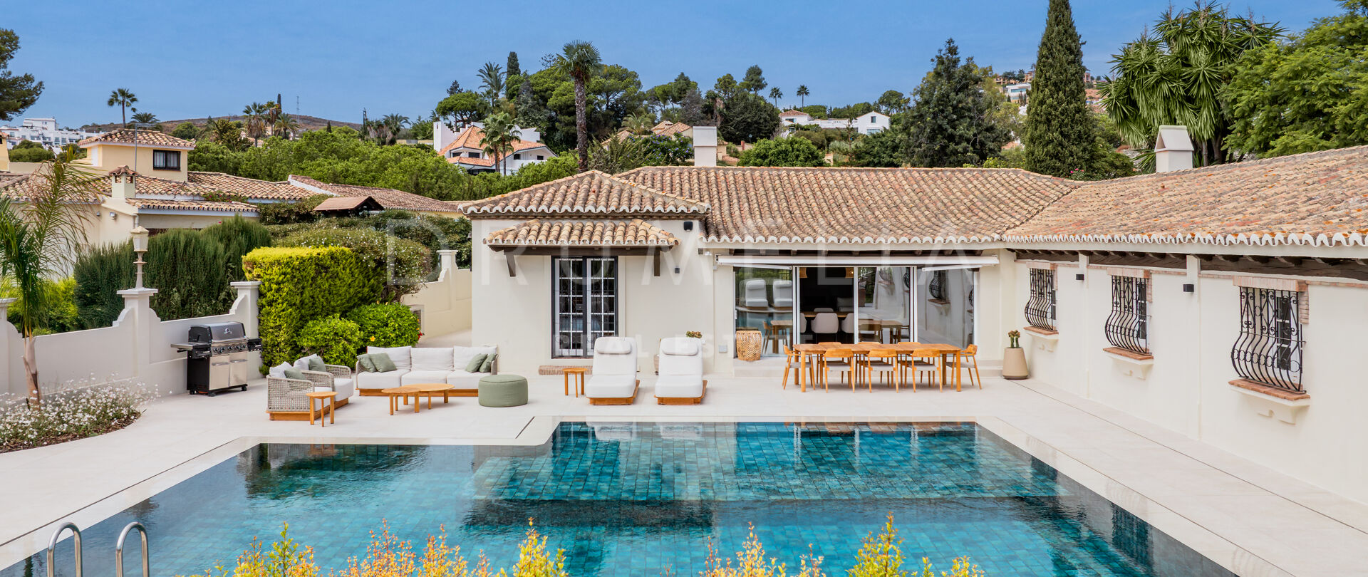 Casa Noora - Villa rénovée élégante à Altos del Paraíso, Benahavís