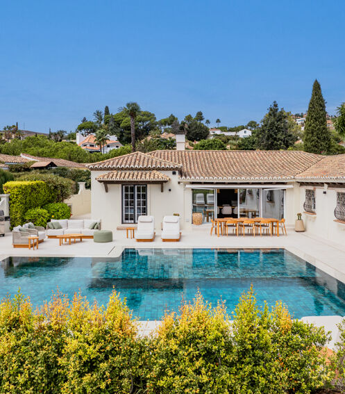 Casa Noora - Elegante Gerenoveerde Villa in Altos del Paraíso, Benahavís