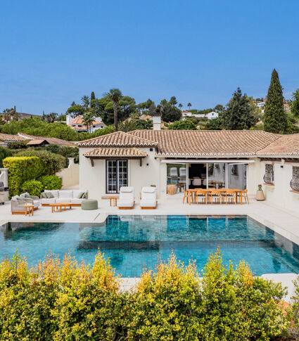 Casa Noora - Villa rénovée élégante à Altos del Paraíso, Benahavís