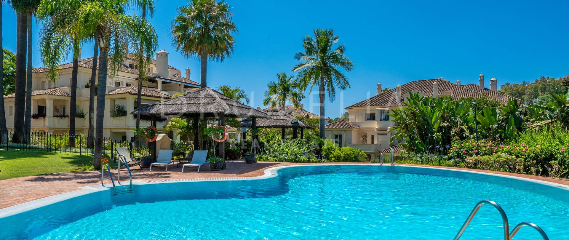 Luxuriöses 3-Schlafzimmer-Duplex-Penthouse in Las Alamandas, Nueva Andalucía nahe Puerto Banús