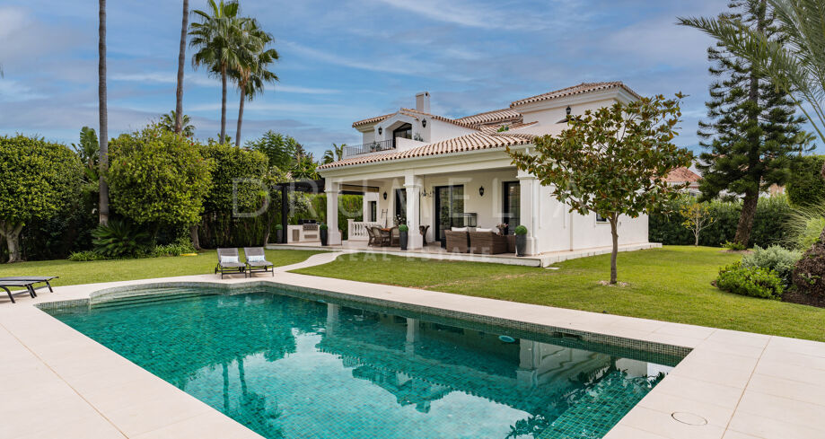 Elegant contemporary villa with modern features in Monte Biarritz, Estepona East