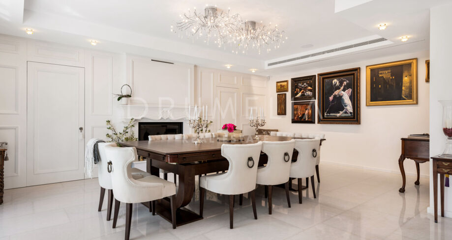Elegante villa de seis dormitorios en La Cerquilla, Nueva Andalucía Marbella