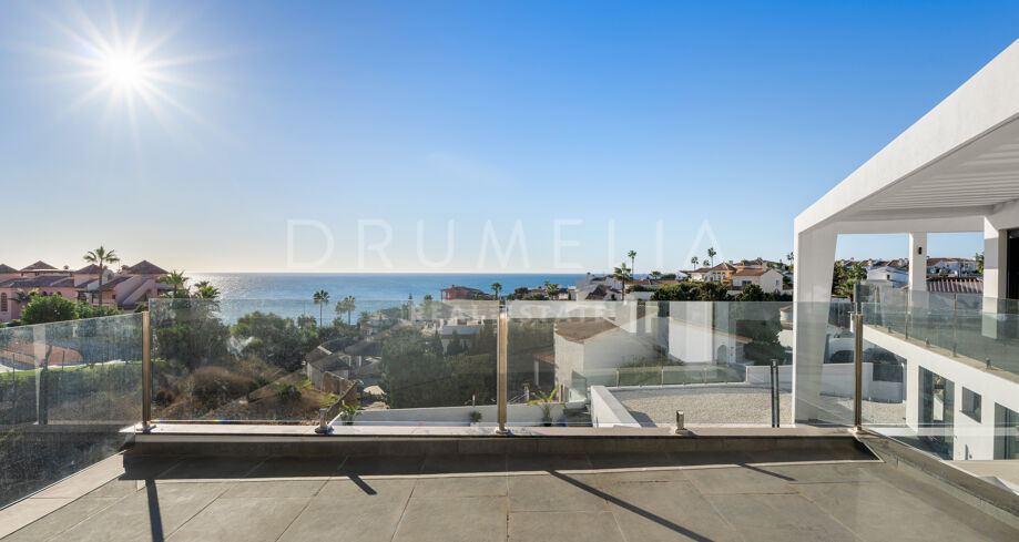 Moderna y Amplia Villa en El Faro, Mijas Costa