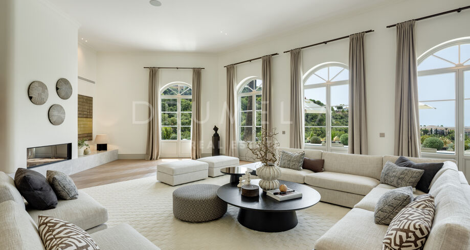 Zeitgenössische Villa mit Bergblick in La Zagaleta, Benahavís