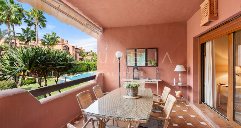 Charming Apartment in Alhambra del Golf, Estepona East