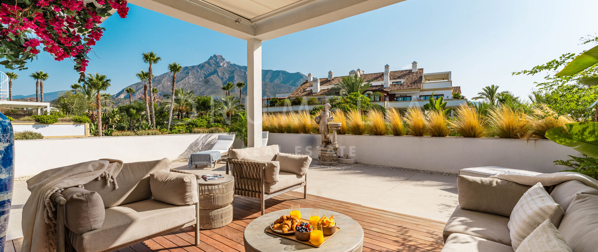 Роскошный пентхаус с стилем и приватностью в Ломас дель Рей