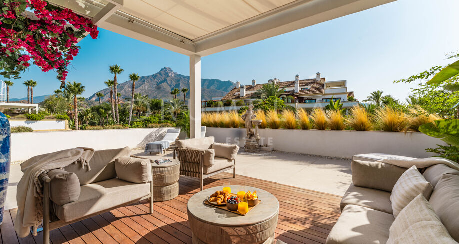 Renoverad penthouse med stil och integritet i Lomas del Rey