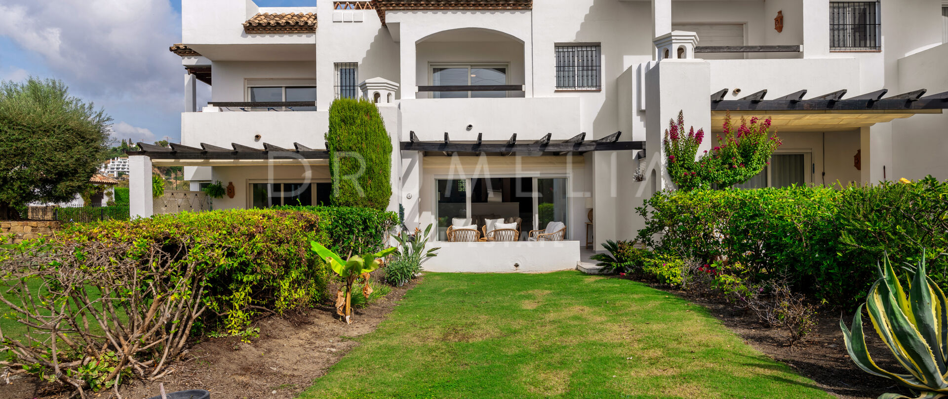 Elegant Townhouse with Sea Views in Las Brisas, Nueva Andalucía