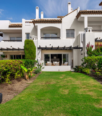 Elegant Townhouse with Sea Views in Las Brisas, Nueva Andalucía