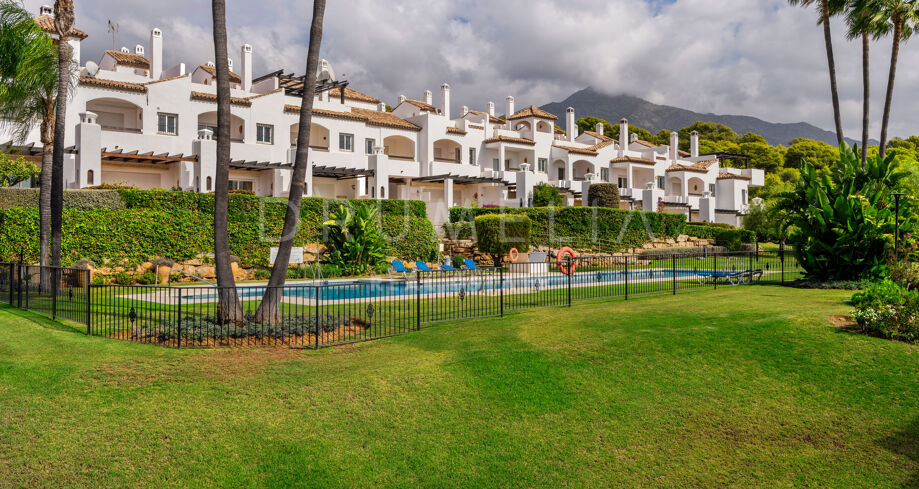 Elegant Townhouse with Sea Views in Las Brisas, Nueva Andalucía