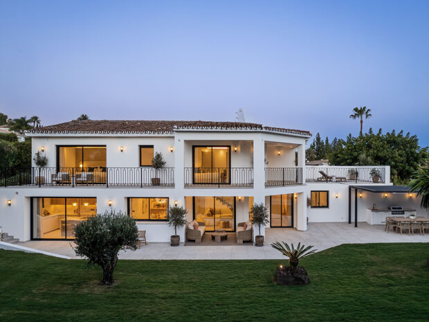Renoverad lyxvilla med havsutsikt – Marbella Golden Mile