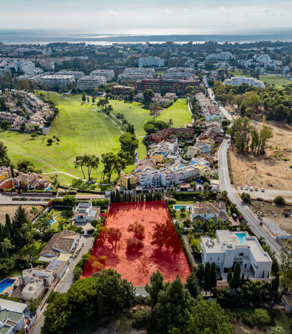 3 Grundstücke mit Baugenehmigung und Projekt in Guadalmina Alta, Marbella