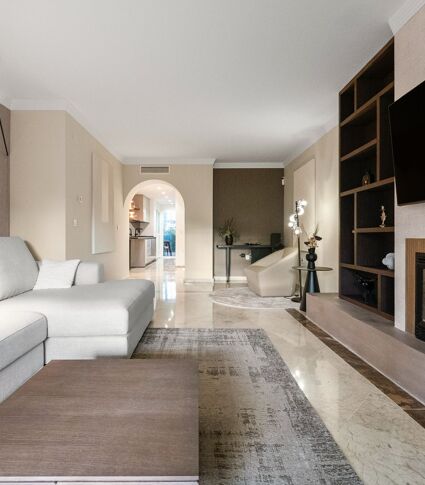 Elegant 3-bed ground-floor apartment in Puente Romano on Marbella’s prestigious Golden Mile