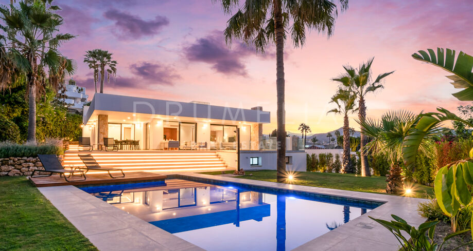 Moderne Luxusvilla am Golfplatz in Guadalmina, San Pedro de Alcántara