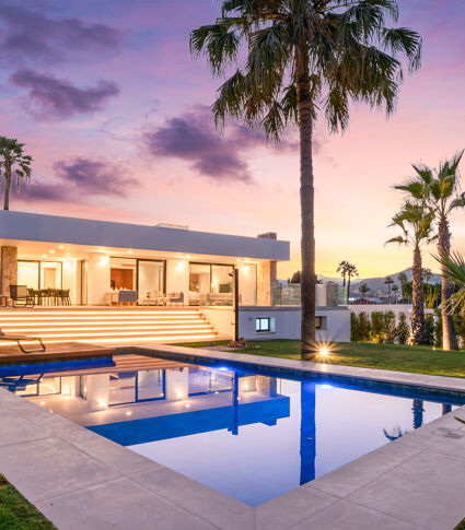 Moderne Luxusvilla am Golfplatz in Guadalmina, San Pedro de Alcántara