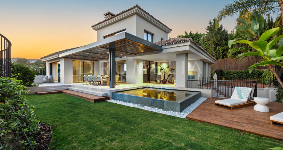 Contemporary Bali-Style Villa in Nueva Andalucía, Marbella