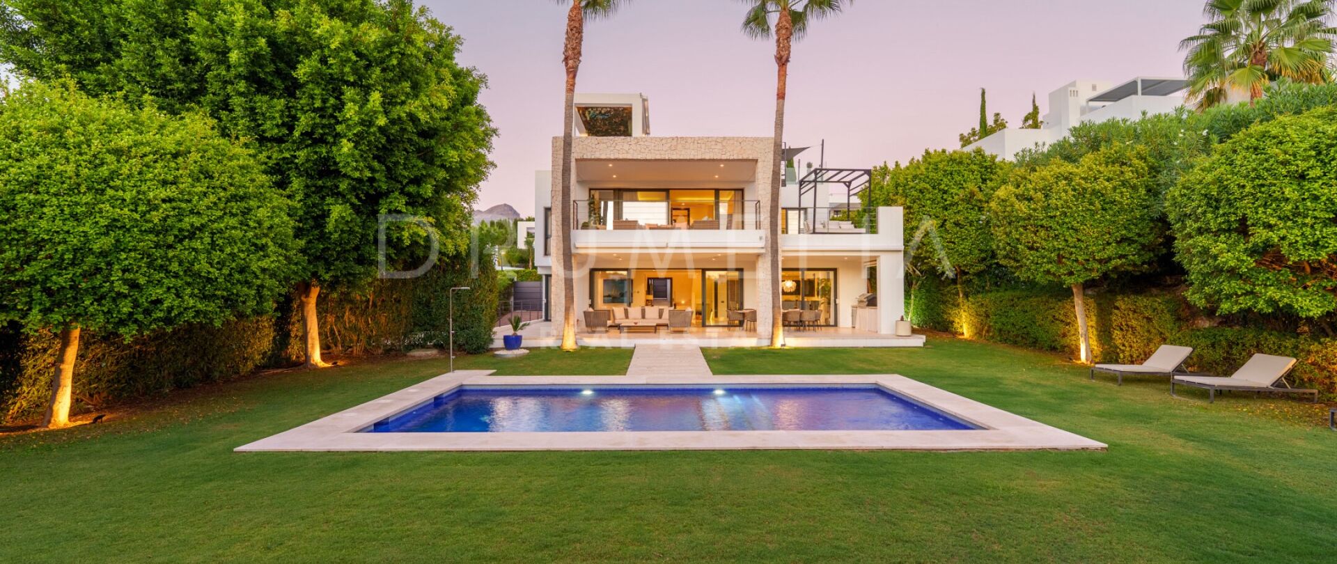 Maison contemporaine élégante à Nueva Andalucía