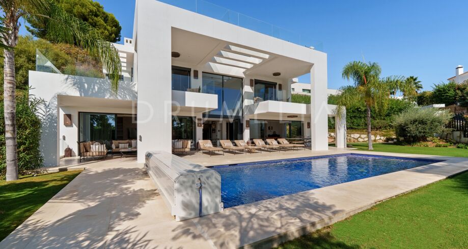 Elegante vivienda moderna en Haza del Conde, Nueva Andalucía