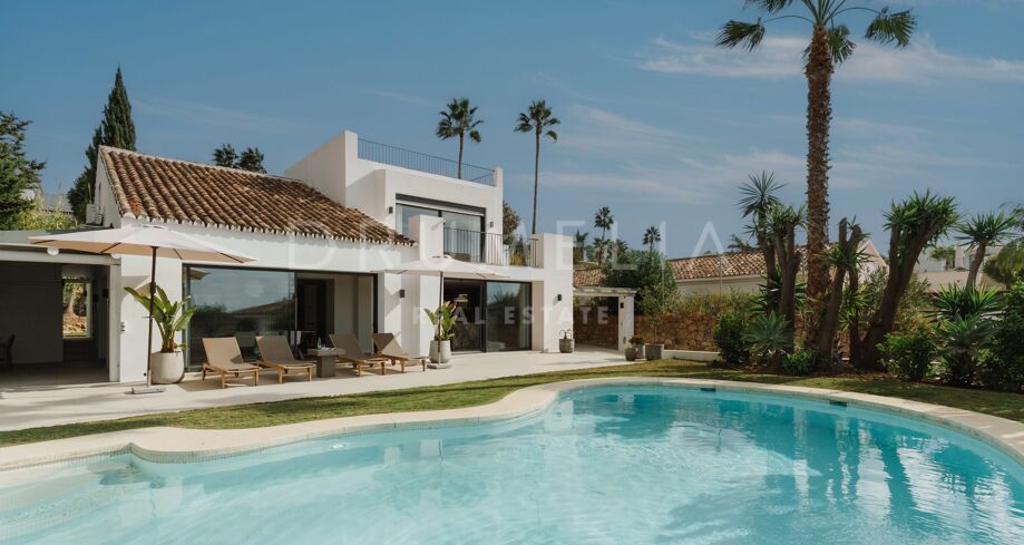 Elegant villa med golfutsikt i Nueva Andalucía, Marbella