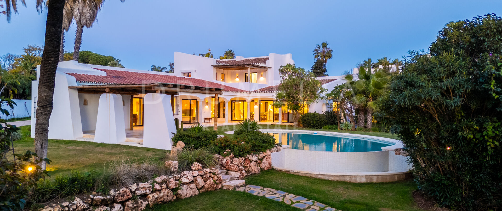 Andalusian-Style Residence near the Beach in Guadalmina Baja