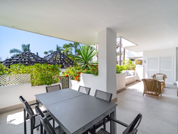 Elegant strandnära lägenhet på Marbellas Golden Mile