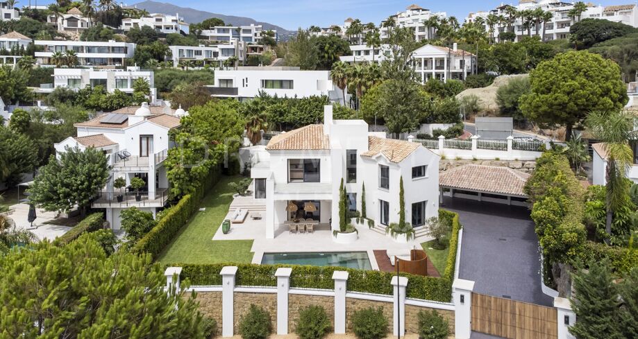 Элегантная полностью отремонтированная вилла в Ла Алькерии, Бенахавис