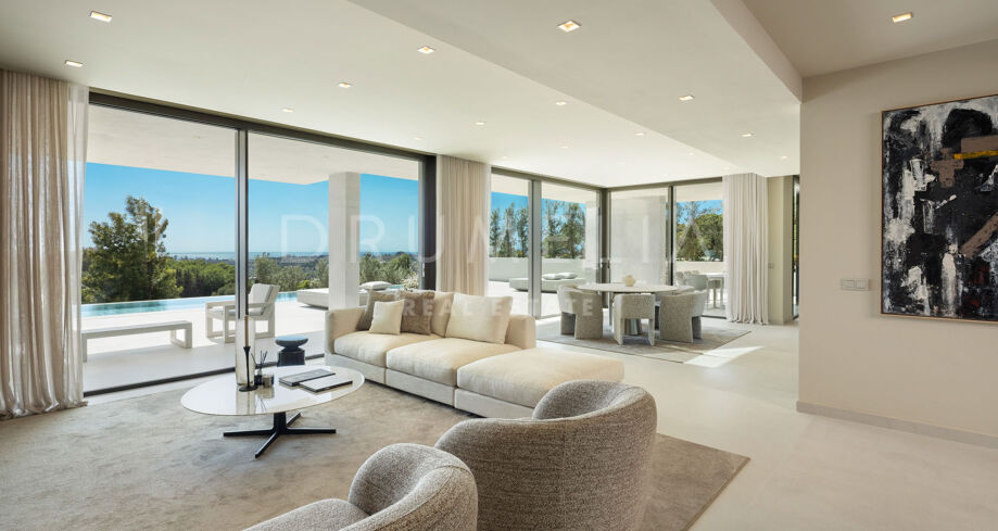 Modern Luxury Villa with Panoramic Sea Views in Los Flamingos, Benahavís