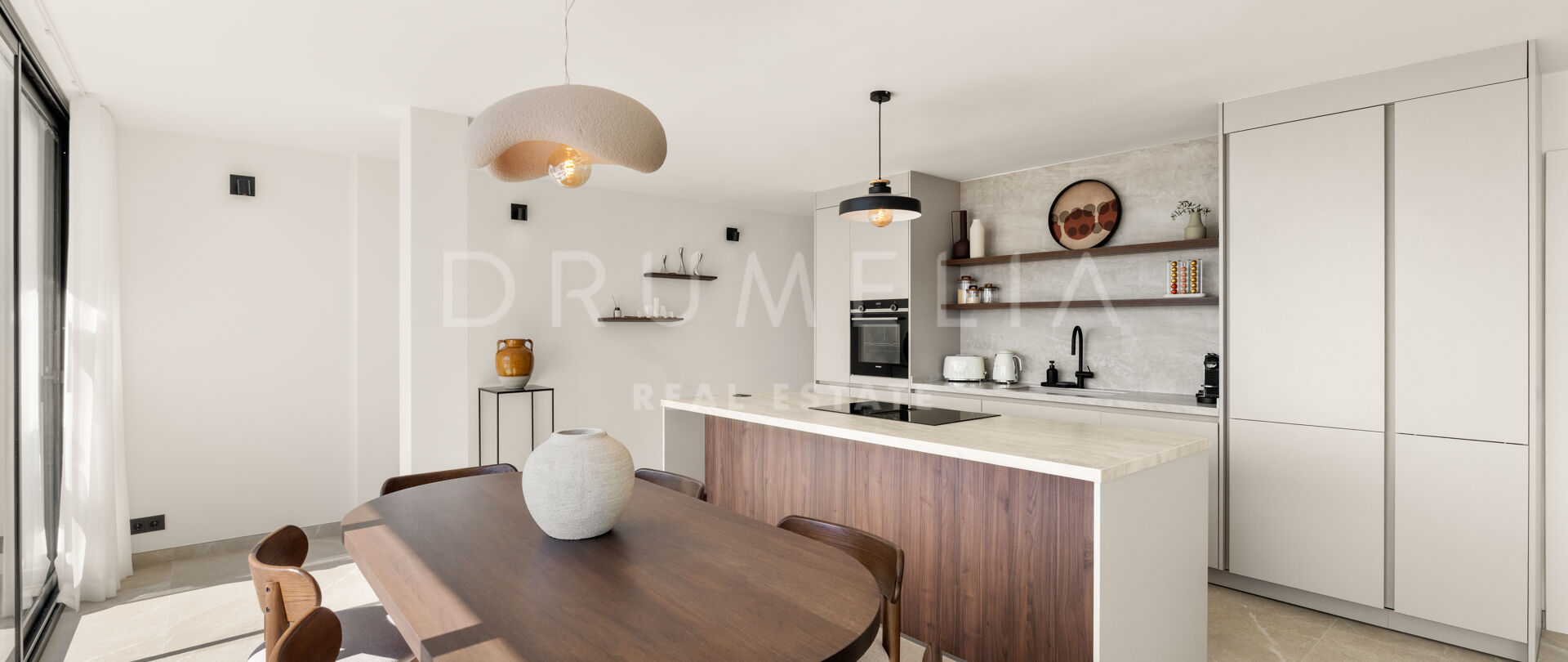 Élégant Penthouse Contemporain au Centre de Marbella