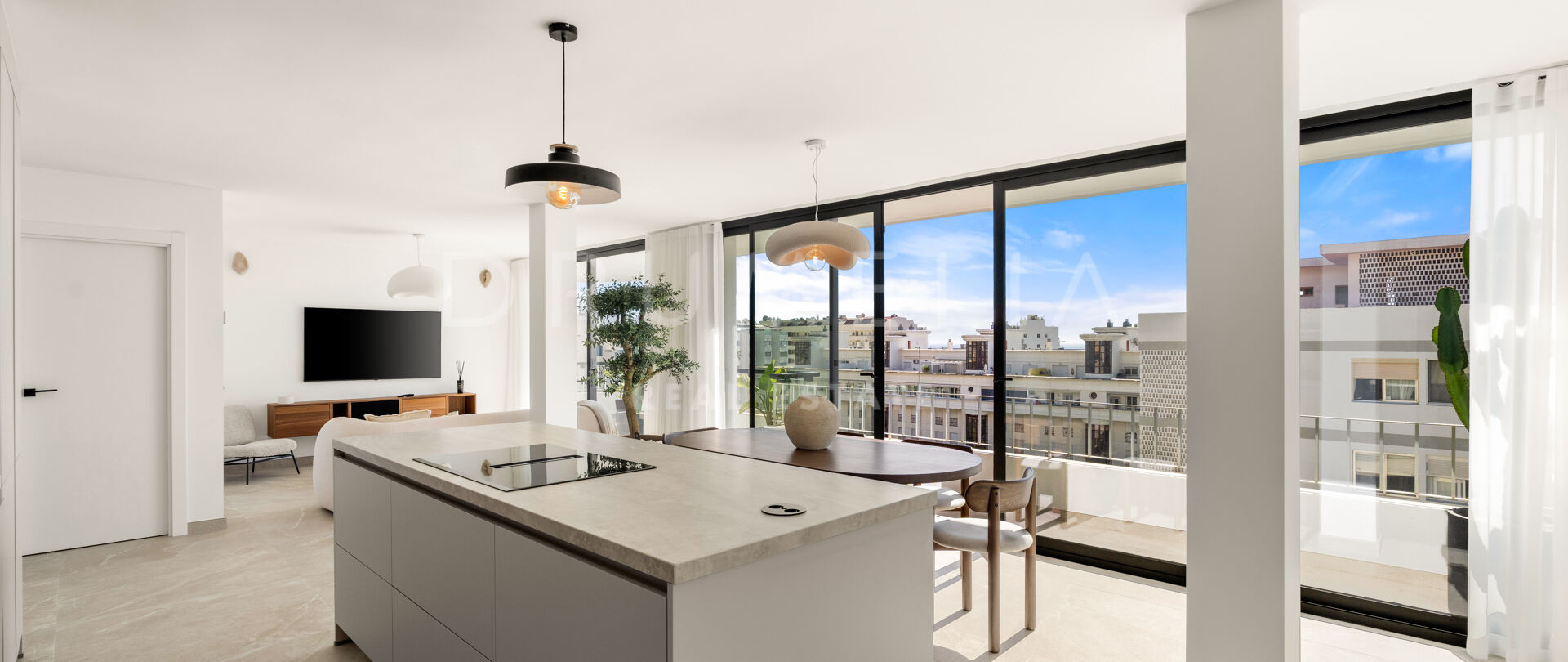 Elegancki Współczesny Penthouse w Centrum Marbelli