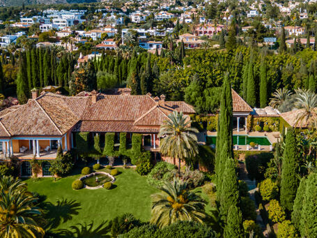 Andalusische villa met panoramisch zeezicht, Nagüeles, Golden Mile, Marbella Beschrijving