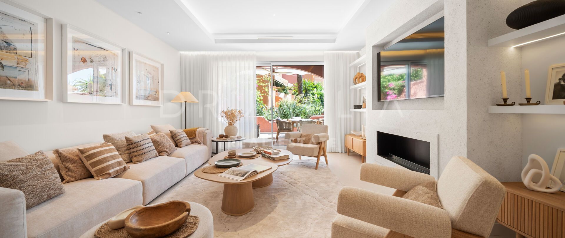 Elegantes Renoviertes Stadthaus in El Palmeral, Nueva Andalucía