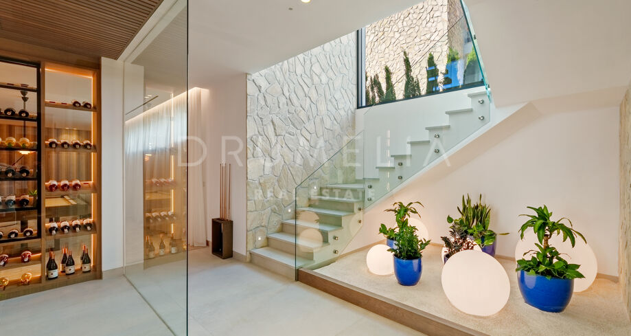 Luxury Residence with Panoramic Sea and Mountain Views – La Quinta