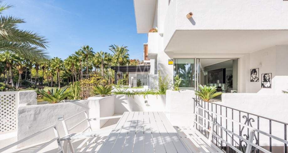 Renovated Luxury Apartment in Marina Puente Romano