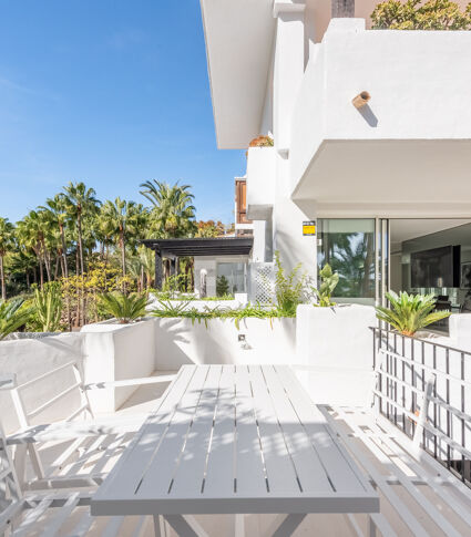 Renovated Luxury Apartment in Marina Puente Romano