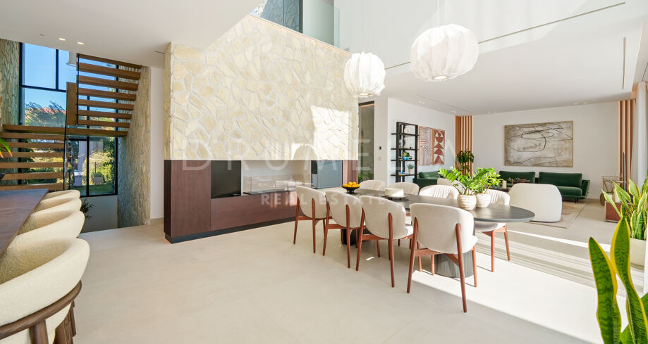 Modern Mediterranean Masterpiece in La Quinta