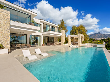 Modern Mediterranean Masterpiece in La Quinta