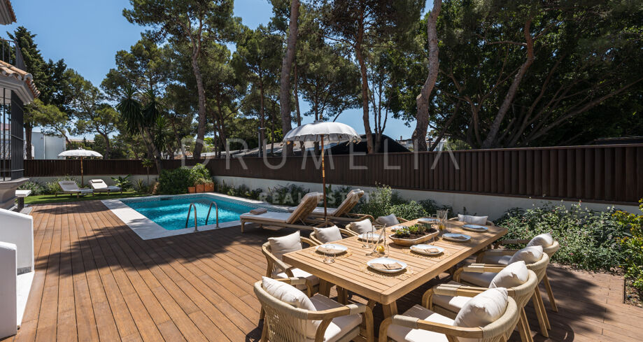 Renovated 6-Bedroom Villa in Altos del Rodeo, Nueva Andalucía