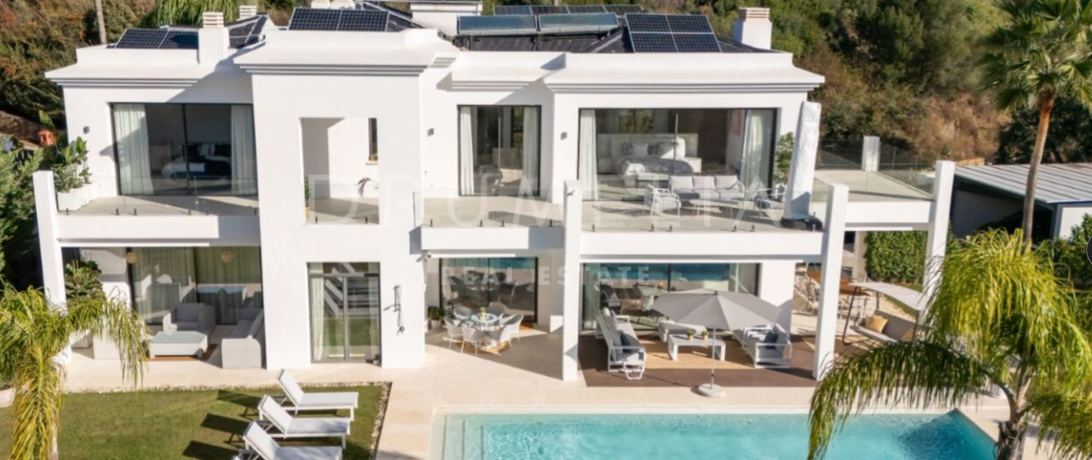 Modern Villa with Mediterranean Views in Monte Halcones