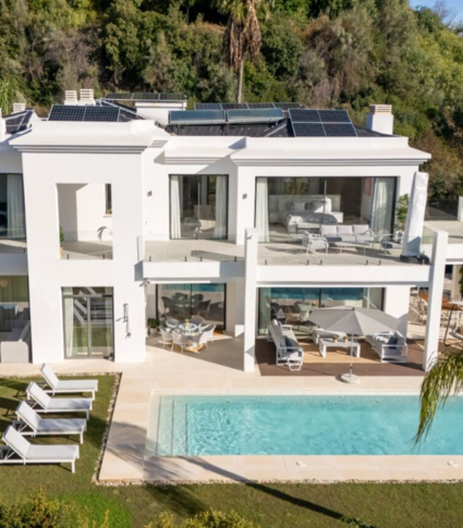 Modern Villa with Mediterranean Views in Monte Halcones