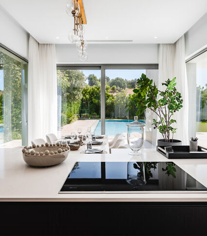 Elegant Contemporary Villa in El Paraíso, Estepona East