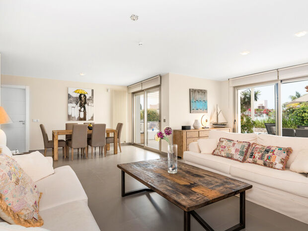 Villa moderne rénovée près de la plage à Las Chapas Playa