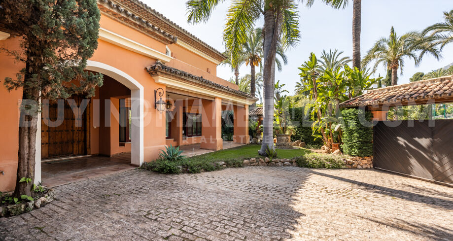 Villa In Altos Reales, Marbella Golden Mile