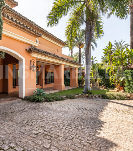 Villa In Altos Reales, Marbella Golden Mile
